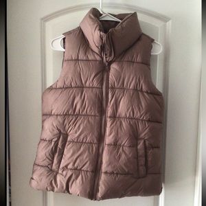 Old Navy puffer vest size small women’s